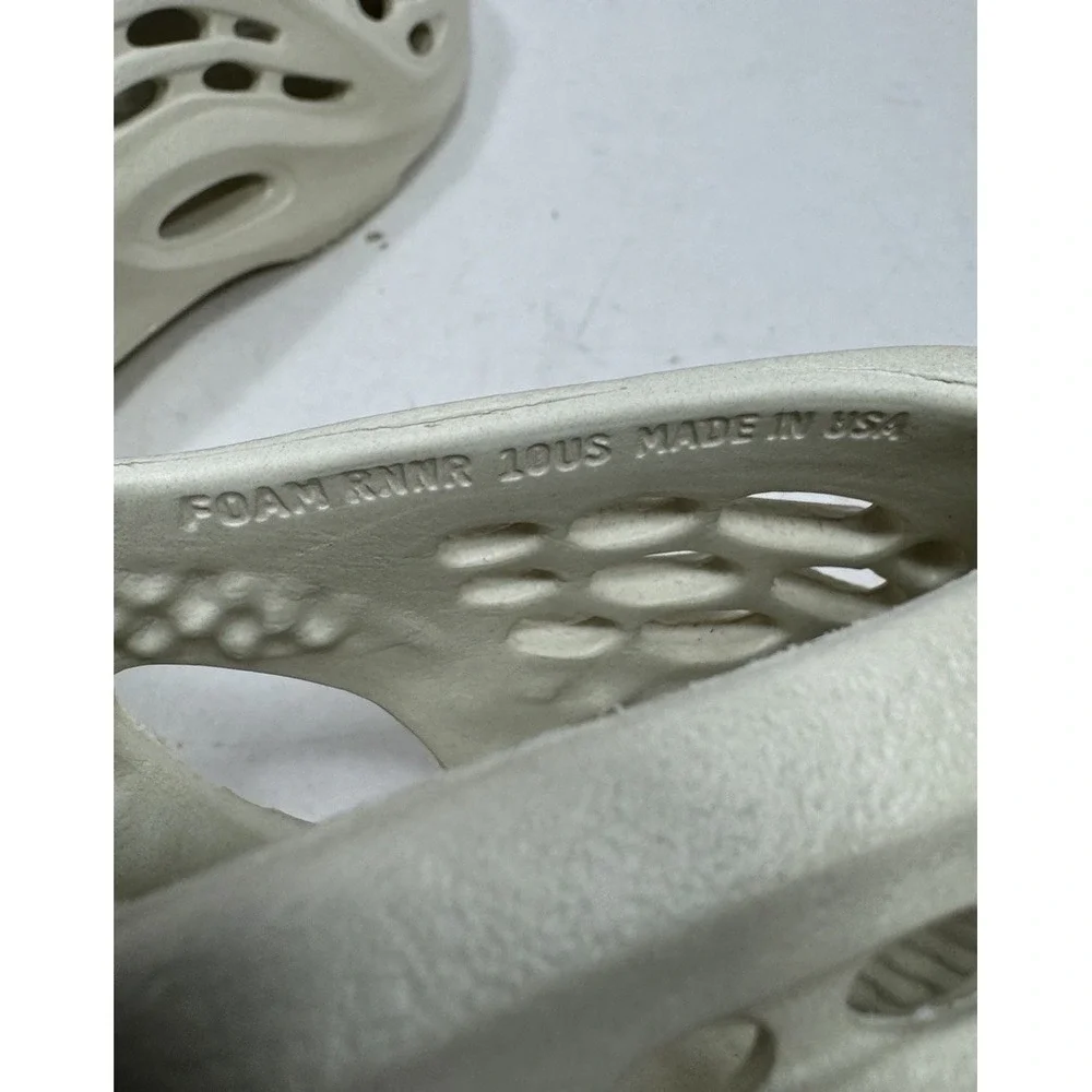 Adidas Yeezy Foam RNNR Sand Men's Size 10‎ Shoes Slip On Runner